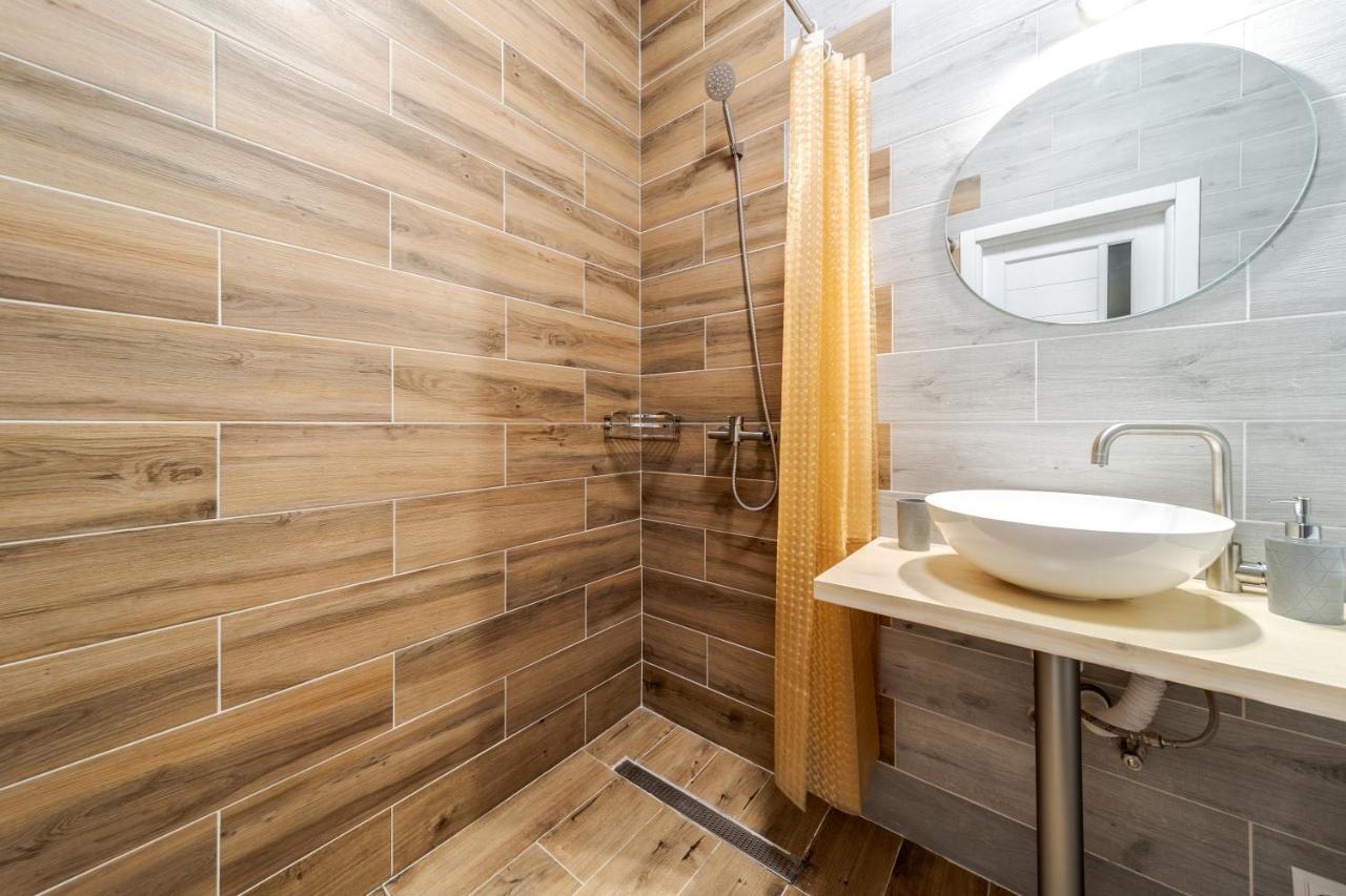 Inshiapartments On Popovycha Str 利沃夫 外观 照片